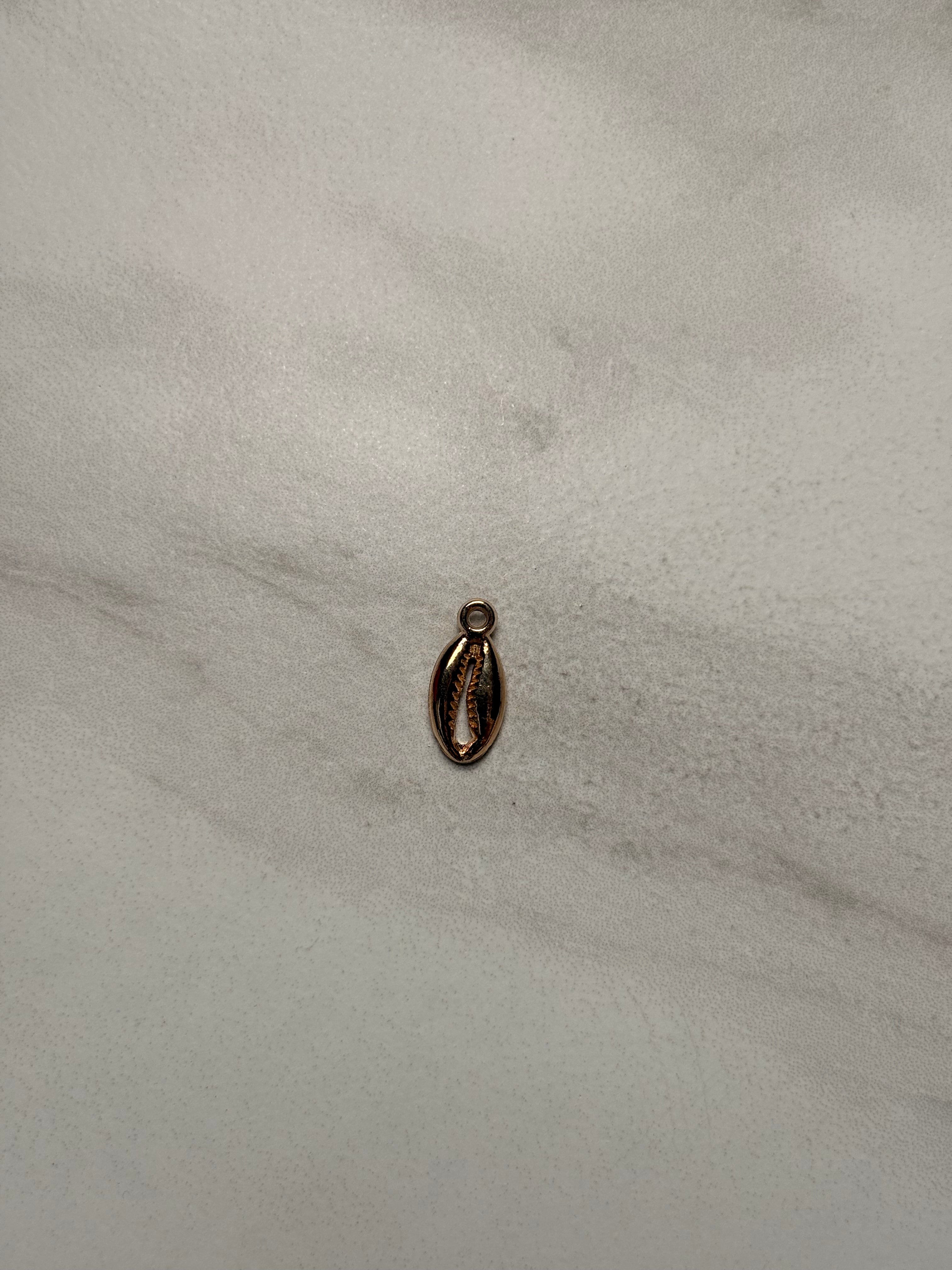 Shell Charms (Light Gold)