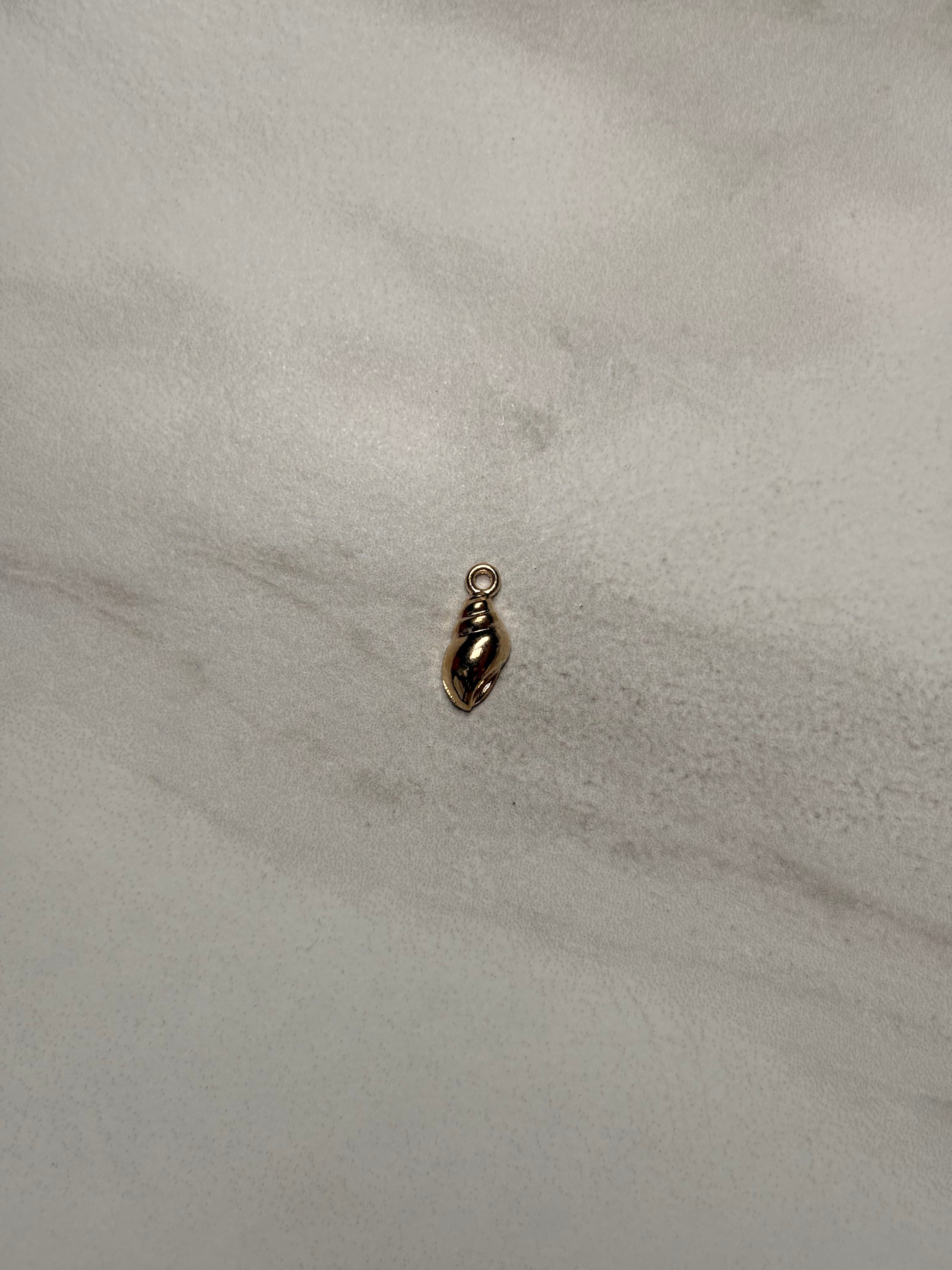 Shell Charms (Light Gold)