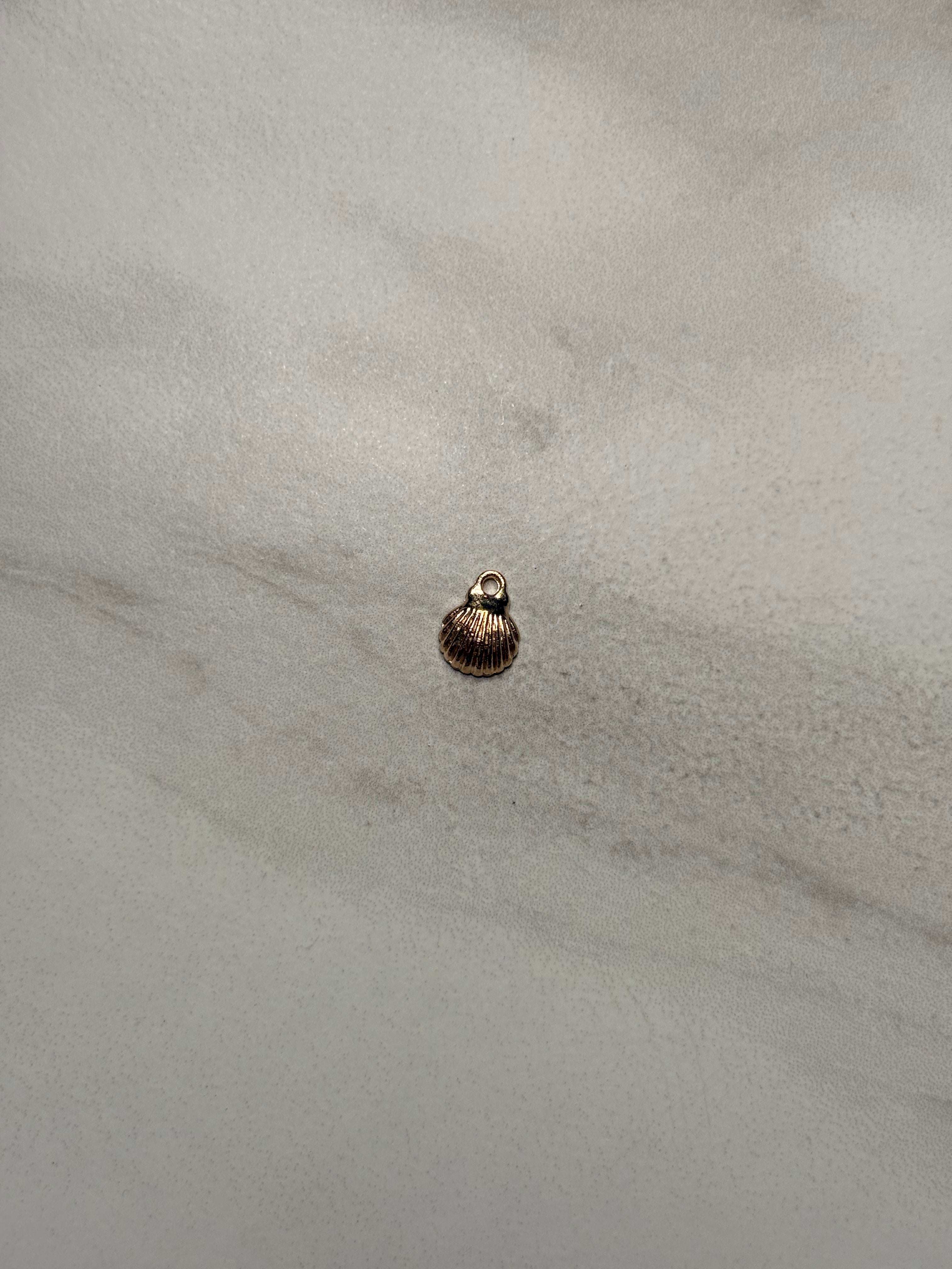 Shell Charms (Light Gold)